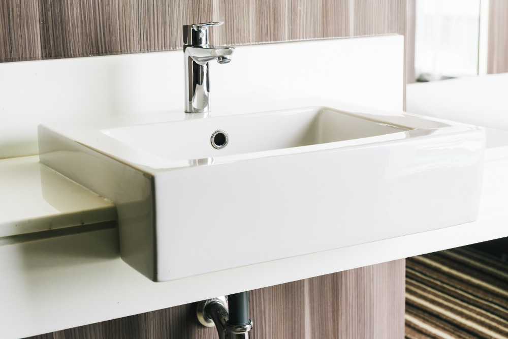 Lavabo da appoggio o incasso: differenze pratiche nella vita quotidiana